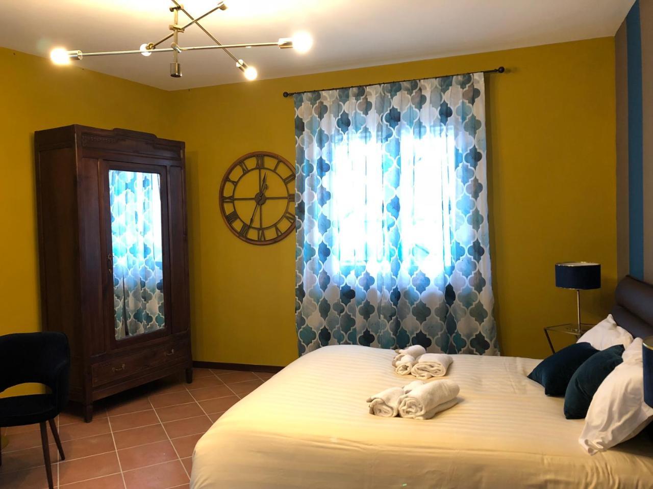 Panoramic Villa Garassino - Country Rooms And Fine Restaurant Treiso Luaran gambar