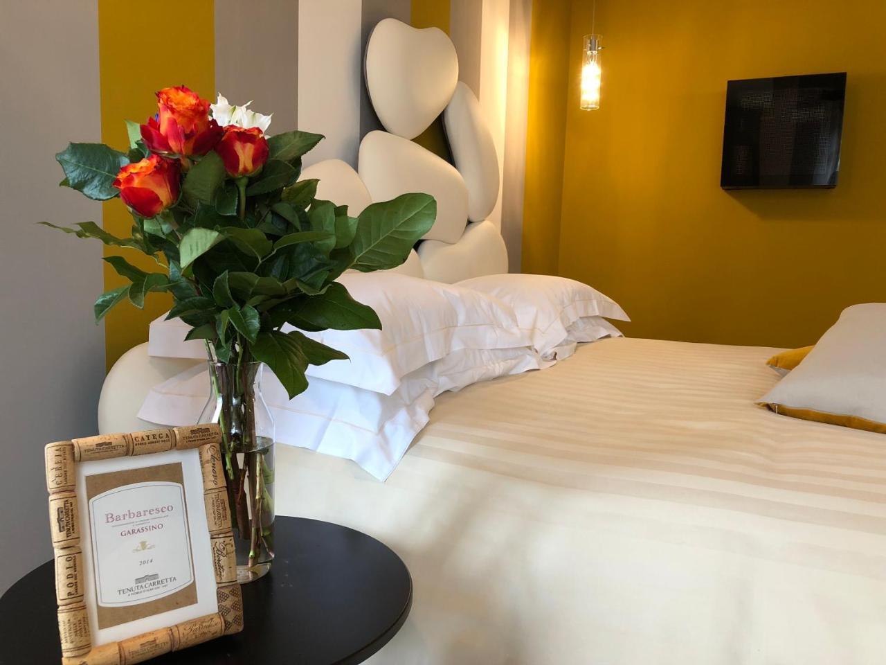 Panoramic Villa Garassino - Country Rooms And Fine Restaurant Treiso Luaran gambar
