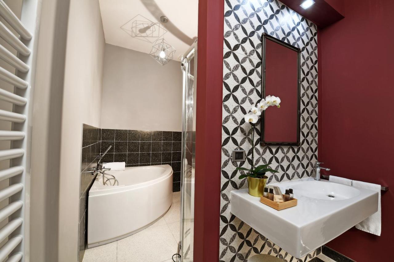 Panoramic Villa Garassino - Country Rooms And Fine Restaurant Treiso Luaran gambar