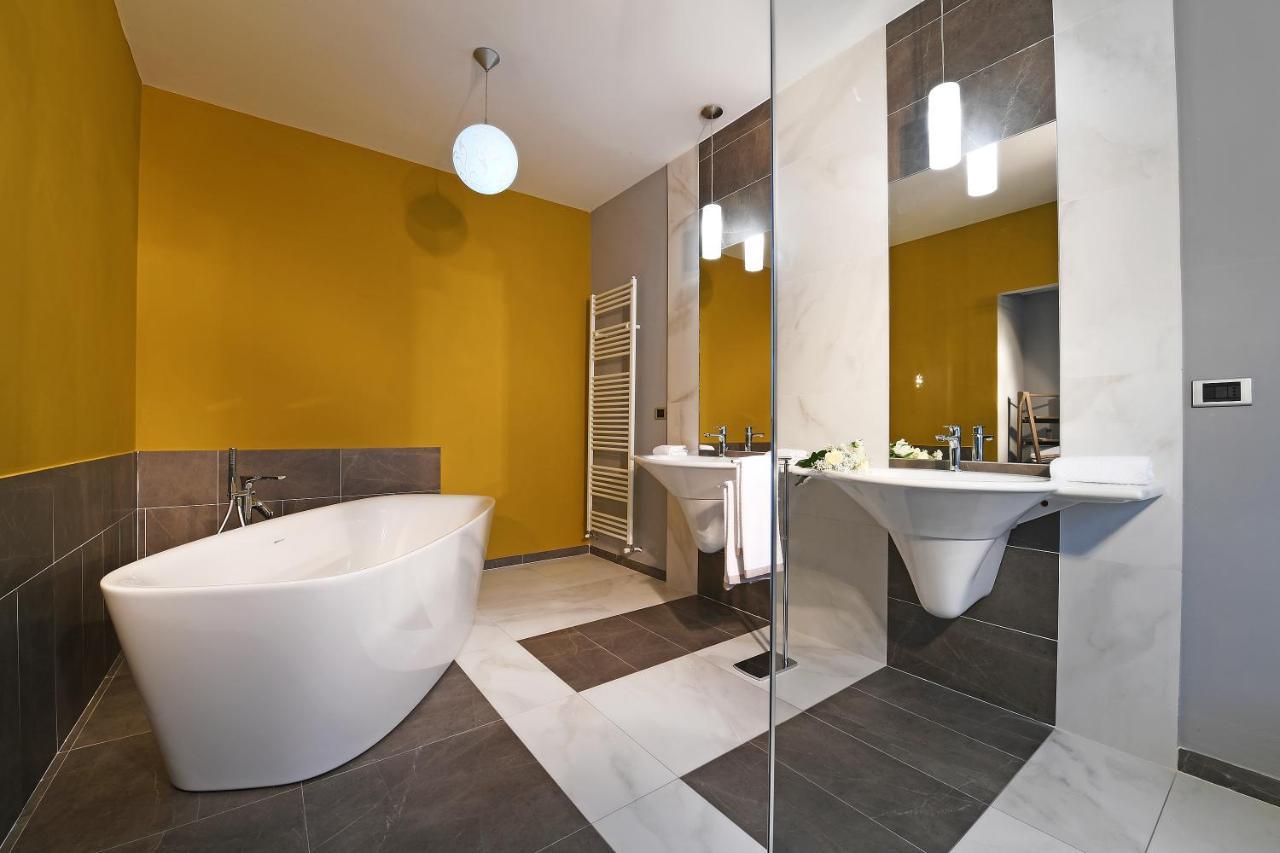 Panoramic Villa Garassino - Country Rooms And Fine Restaurant Treiso Luaran gambar