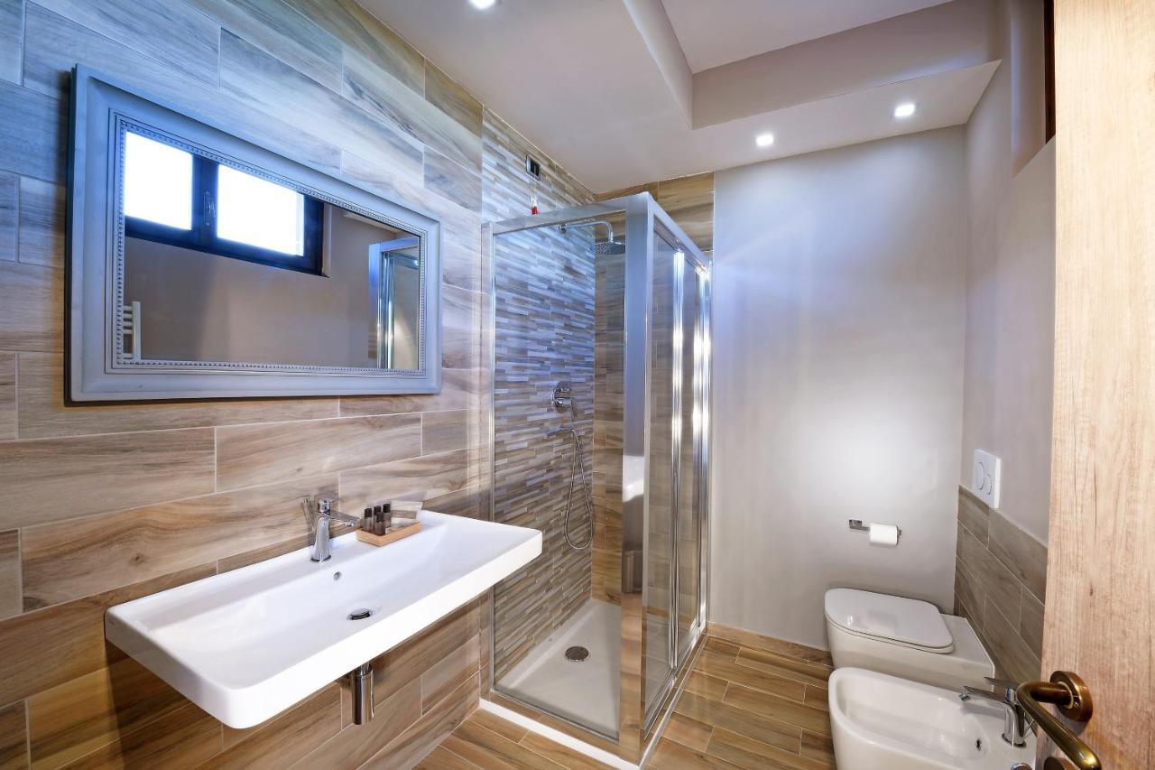Panoramic Villa Garassino - Country Rooms And Fine Restaurant Treiso Luaran gambar