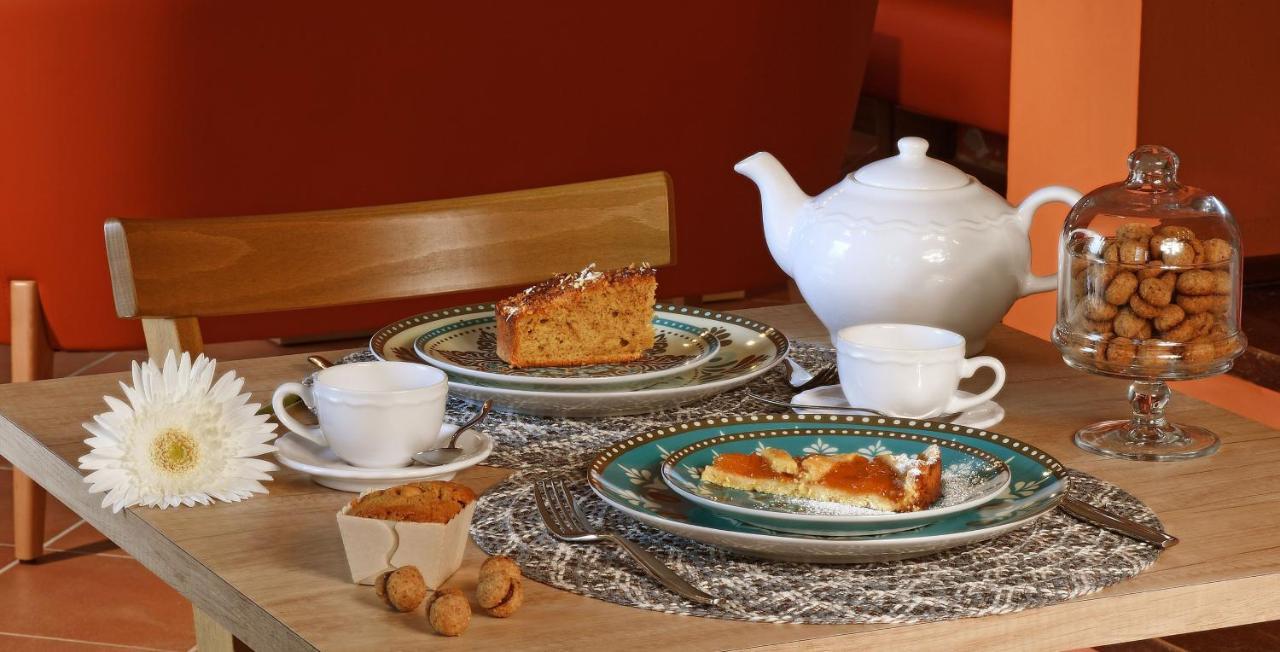 Panoramic Villa Garassino - Country Rooms And Fine Restaurant Treiso Luaran gambar