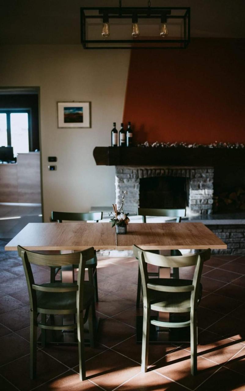 Panoramic Villa Garassino - Country Rooms And Fine Restaurant Treiso Luaran gambar