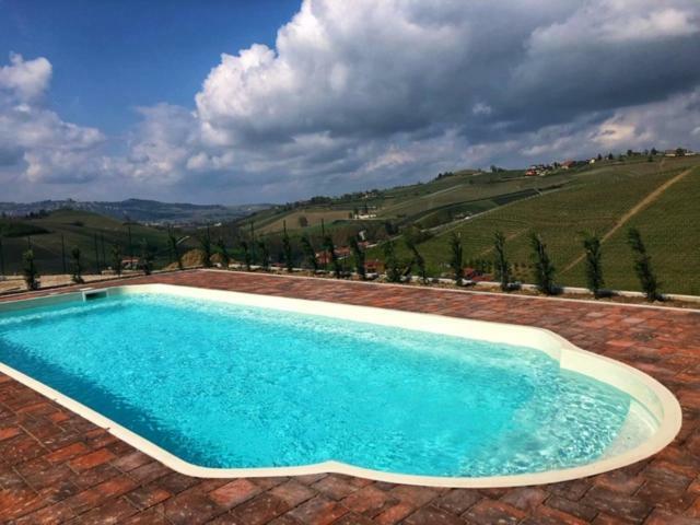Panoramic Villa Garassino - Country Rooms And Fine Restaurant Treiso Luaran gambar